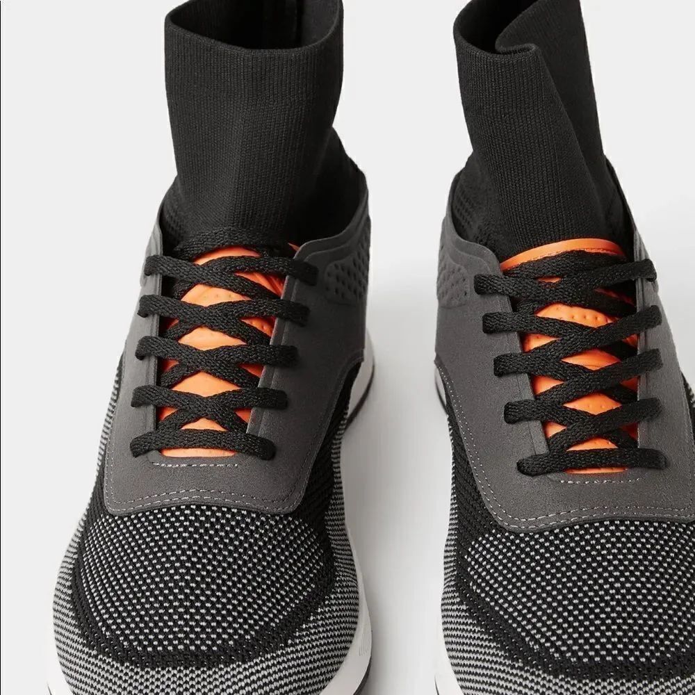 🎉Last Deal 🎉Gray lace up high top sneakers 👟
